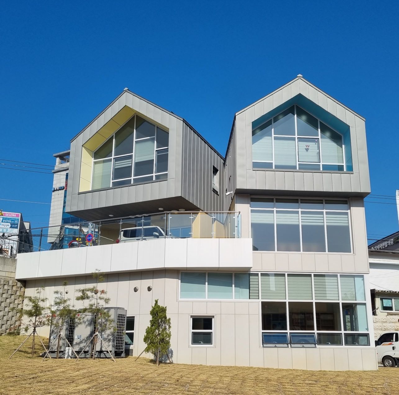 센터 외부