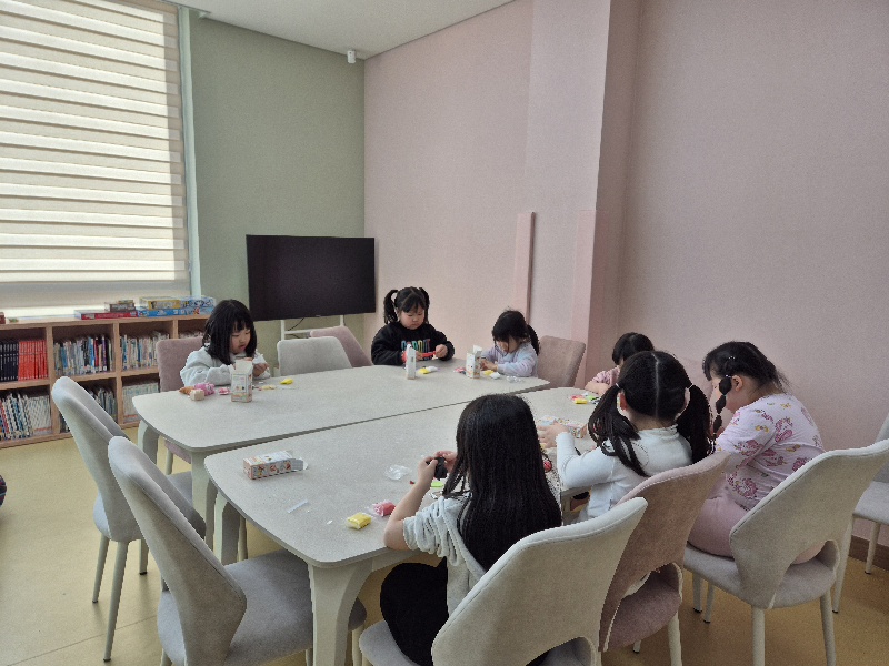 2번째 이미지:서천 아이온뜰 현관사진2